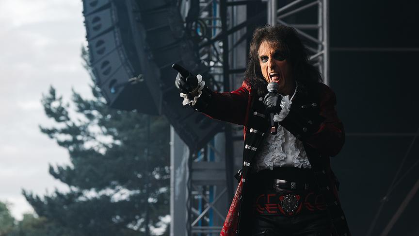 Alice Cooper am Mikrofon 