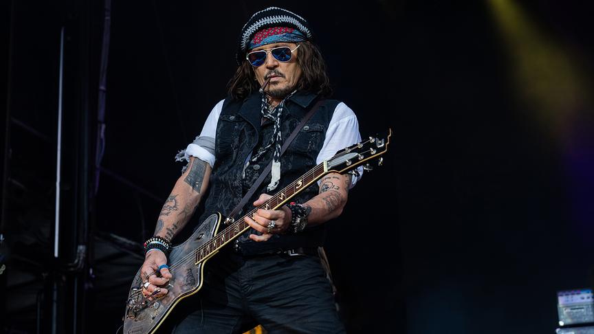 Johnny Depp an der Gitarre  