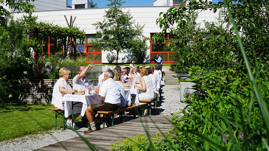 Das "Frühstück in Weiß" auf der ORF Salzburg Dachterrasse