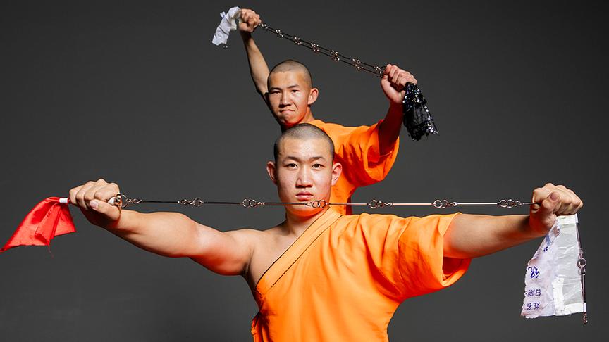 Shaolin Mönche zeigen ihre Kunststücke