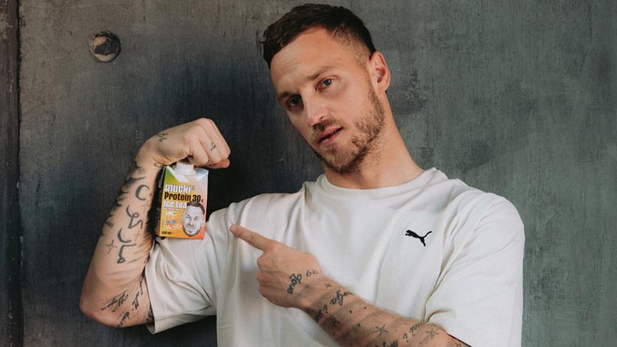 Marko Arnautović ist das Testimonial für den Wiener Proteindrink mucki.