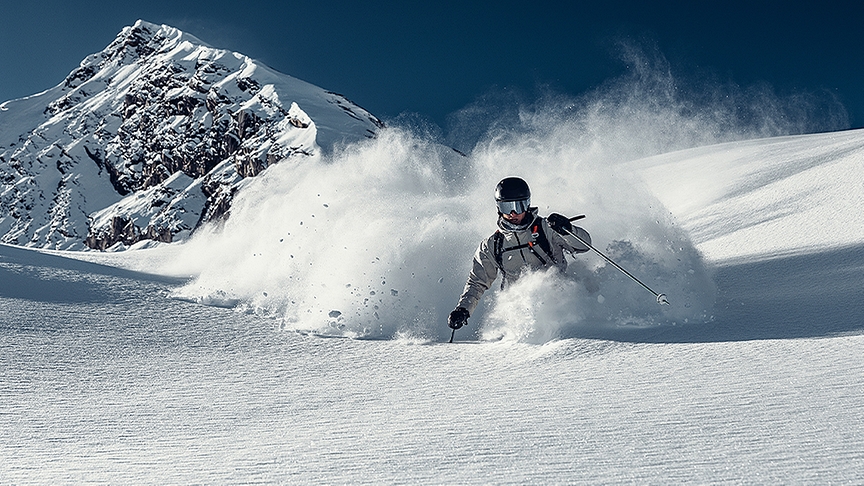 Freeskiing mit Naked Optics Skibrille