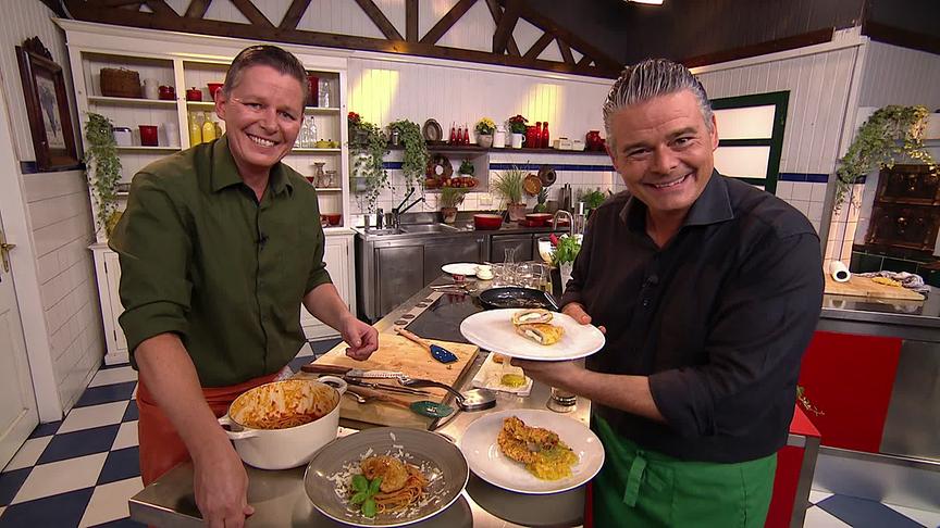 Im Bild: Alexander Fankhauser (Gefülltes Piccata Milanese mit Tomaten-Spaghetti) und Andreas Wojta (Curryhendl mit Ananas-Chutney).