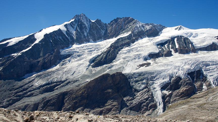 Im Bild: Die Pasterze am Großglockner, mit mehr als 8 km Länge der größte Gletscher Österreichs und der längste der Ostalpen.