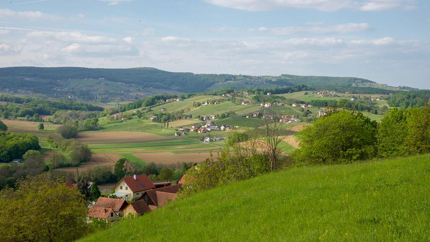 © ORF/Satel Film/Claus Muhr Im Bild: Landschaft bei Tieschen.