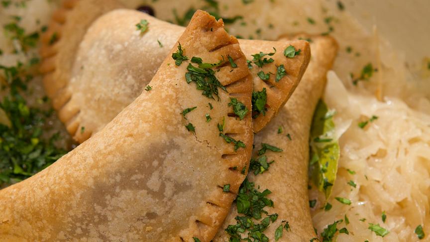 Fleischkrapfen mit Sauerkraut