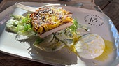 Spicy Hühnchen mit Fenchel-Avocado-Salat