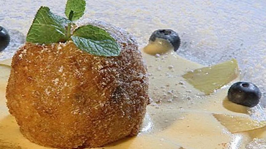 © ORF Apfelknödel auf Mostschaum