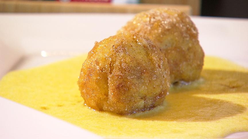 Gebackene Apfelknödel