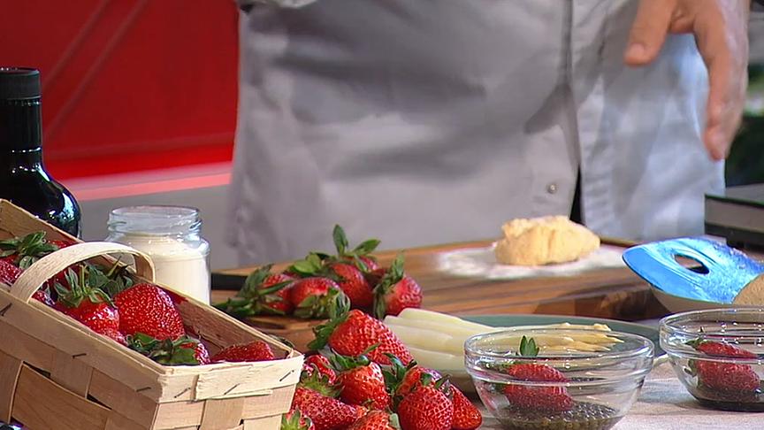 Erdbeerknödel mit Topfenteig