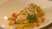 Gefüllte Hühnerbrust mit Schmorgemüse und Kartoffelschmarrn 