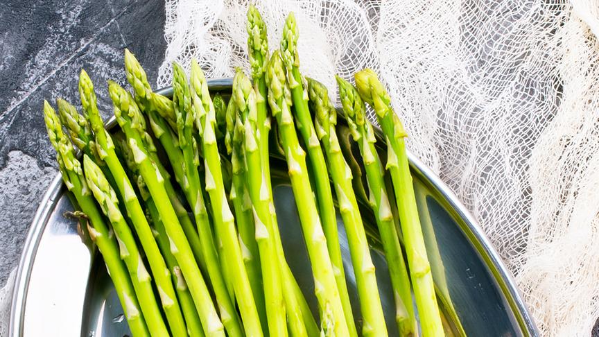 Grüne Spargelspitzen