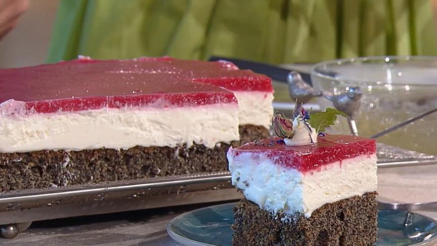Joghurt - Mohn - Schnitte mit Erdbeergelee