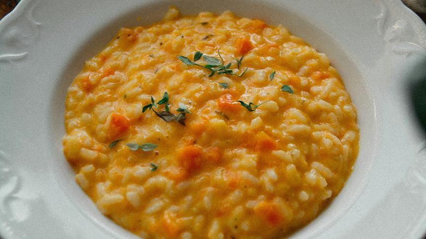 Kürbisrisotto mit frischem Marktgemüse