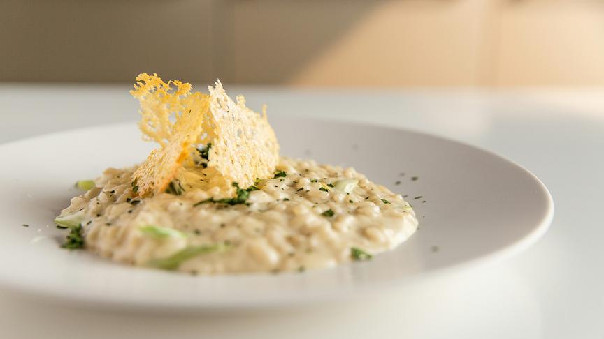 Risotto mit Steinpilzen und rosa Beiried mit Thymian