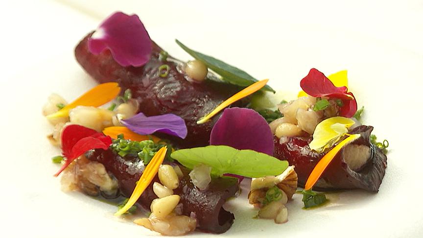 Rote Rüben-Taschen mit Maroni-Püree