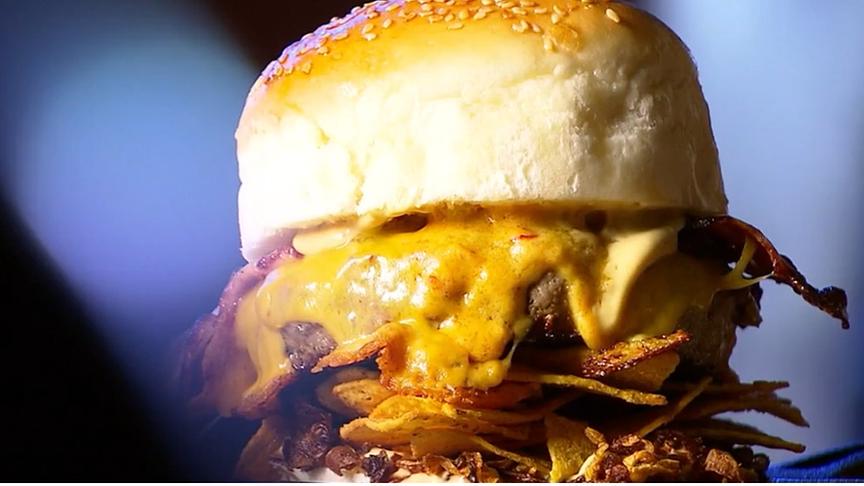 © ORF Tiroler Chili Cheese Burger