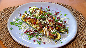 Vegane gefüllte Zucchini