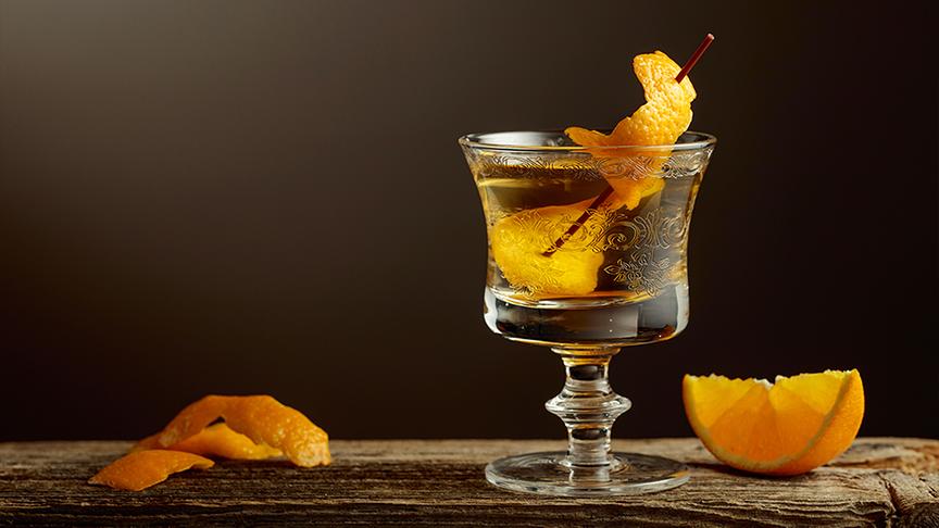 © Foto: Colourbox (Beispielfoto) Orangenlikör mit Dekoration