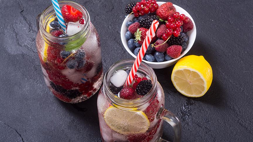 © Colourbox Selbstgemachte Limonade (Beispielfoto).