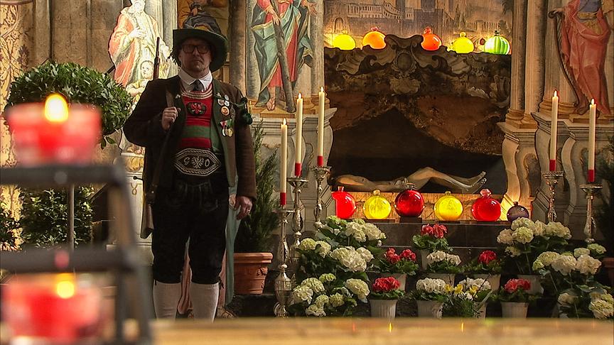 Im Bild: Andreas-Hofer-Schützenkompanie bei der Grabwache in Schwaz.