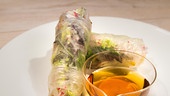 Vietnamesische Frühlingsrollen mit österreichischem Frühlingsgemüse