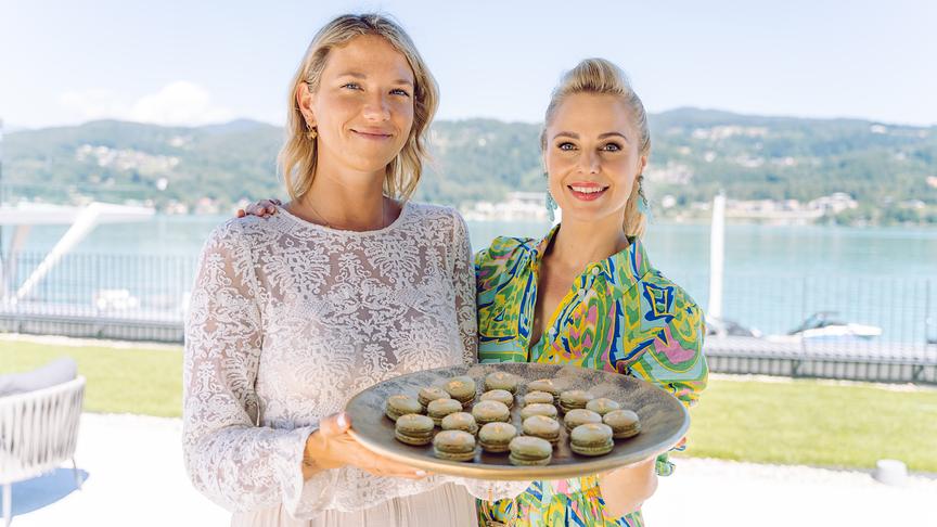 © Foto: Simeon Baker Silvia mit Ines Frank und ihren Makronen.