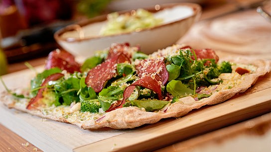 © ORF/ Silvia Schneider GmbH/ Juraj Melicher Alpenflammkuchen