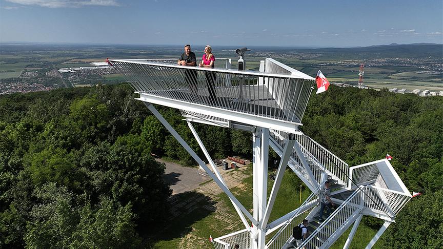 UFO Tower Aussichtsplattform (Im Bild: Silvia Schneider, Thomas Kubovic)