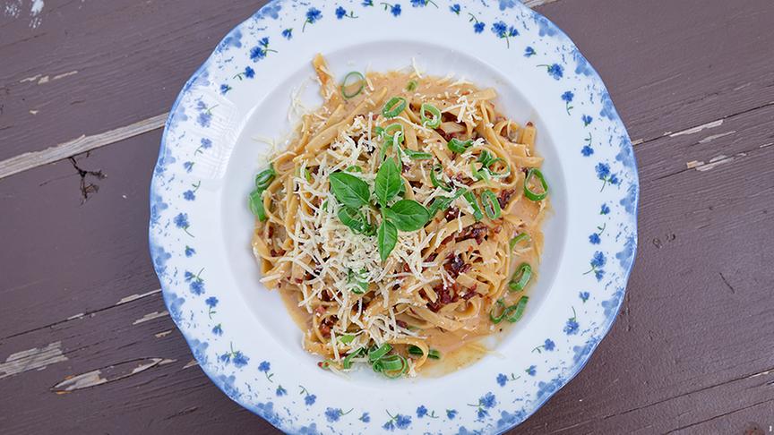 Fettuccine mit Speck und Bergkäse