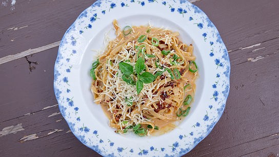 Fettuccine mit Speck und Bergkäse