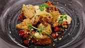Gebackener Kohlrabi mit Miso-Hollandaise und Zitrone