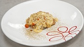 Getreide-Risotto mit Vogelbeeren, Glundner Käse und Nussbutter