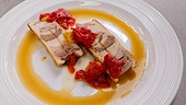Hühnerspieß mit Paprika und Physalis