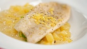 Kartoffelrisotto mit confiertem Kernöl-Saibling
