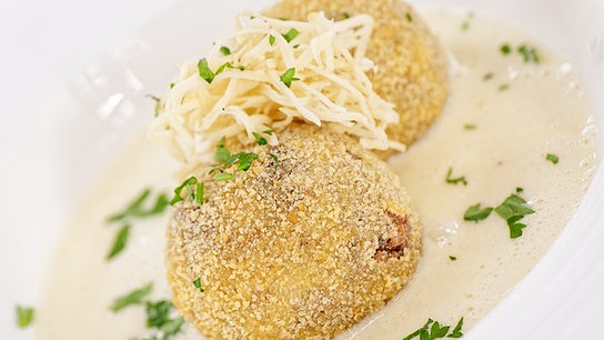 Krenschaumsuppe mit Käferbohnenknödel