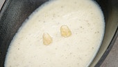 Lavendel-Spargel-Suppe