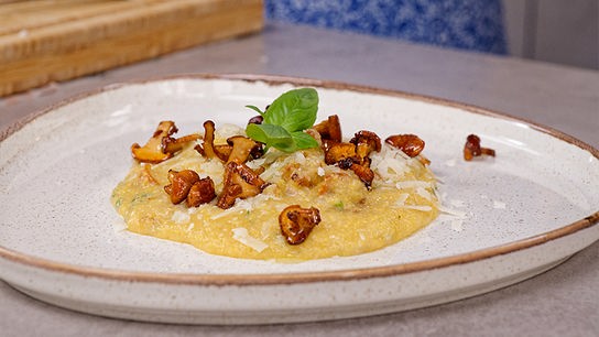 Liechtensteiner Polenta mit Eierschwammerl
