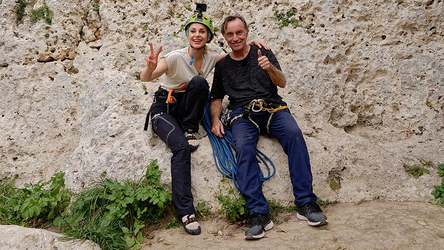 Silvia beim Klettern auf Malta.