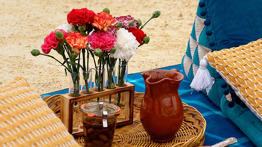 © ORF/ Silvia Schneider GmbH/ Juraj Melicher Strandpicknick am Dwejra Bay auf der maltesischen Insel Gozo.