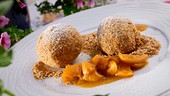 Marillenknödel mit Marillenröster