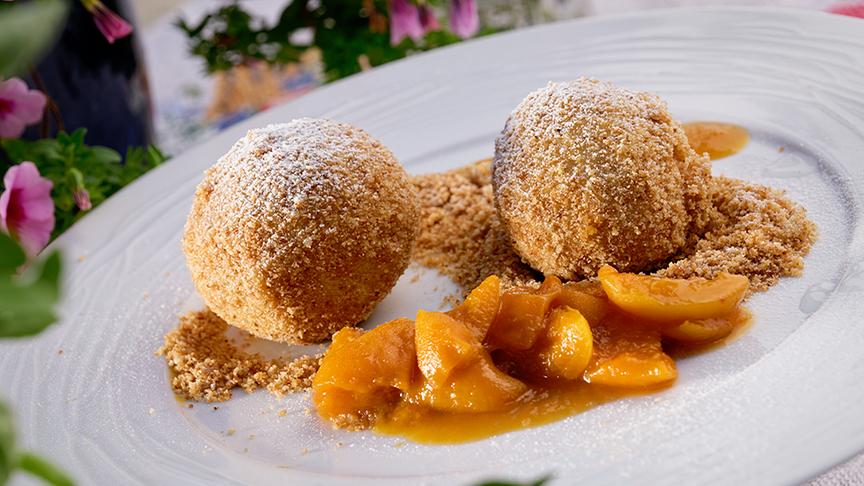 Marillenknödel mit Marillenröster