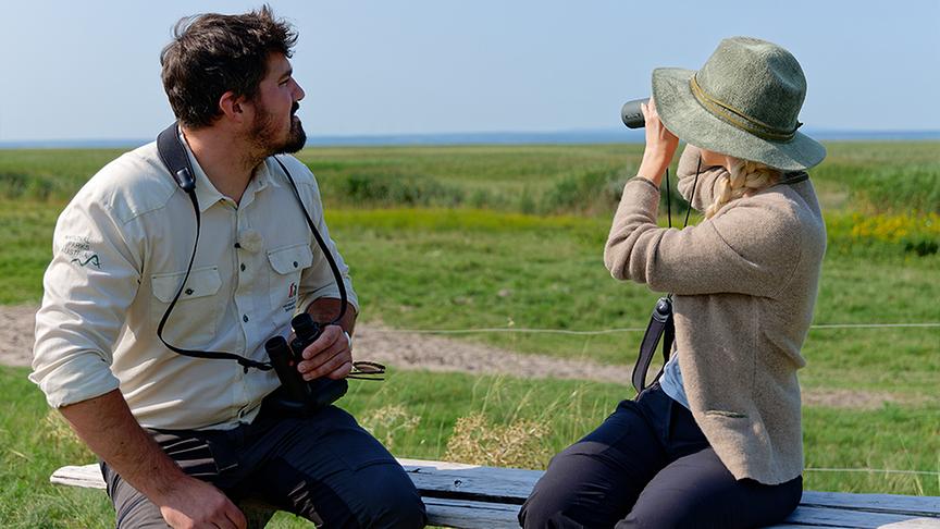Silvia ist mit Ranger Lukas Vendler unterwegs im Nationalpark Neusiedlersee