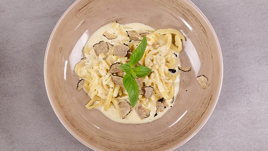 Nudeln mit Cognacrahmsauce und Liechtensteiner Trüffel