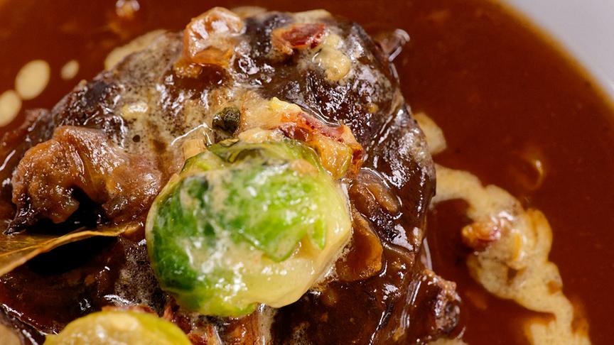 Ossobuco vom Hirschkalb mit weihnachtlichen Gewürzen