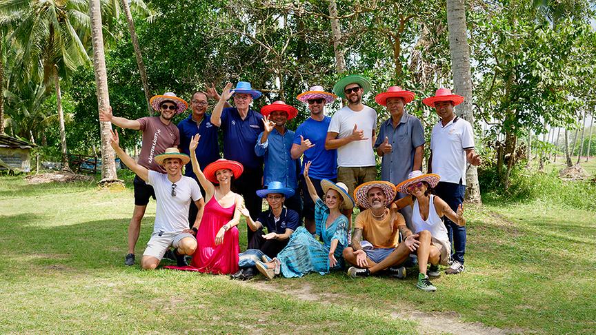 © ORF/ Silvia Schneider GmbH Silvia besucht die Bang Rong Community und ihre Ananasfarm.