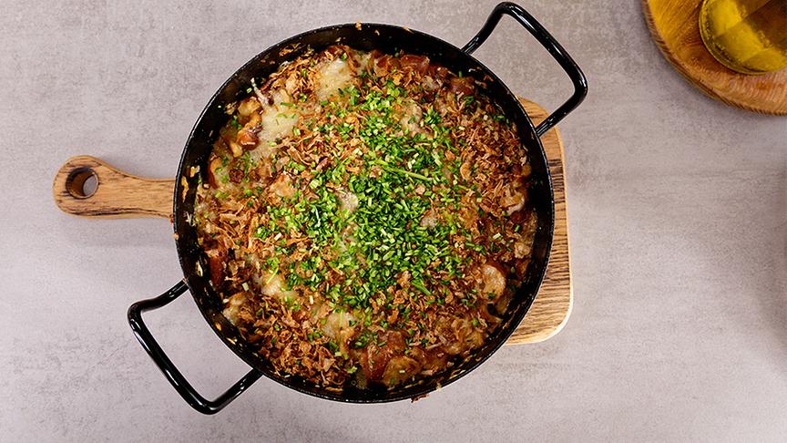 Pinzgauer Breznsuppn mit grünem Salat
