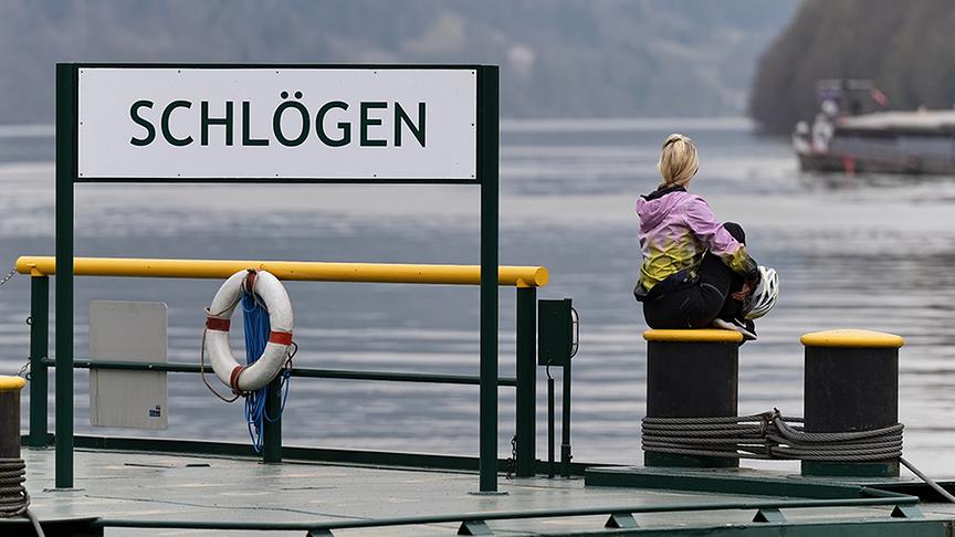 © Foto: Simeon Baker Silvia mit dem Rad unterwegs auf der Sauwald Panoramastraße.