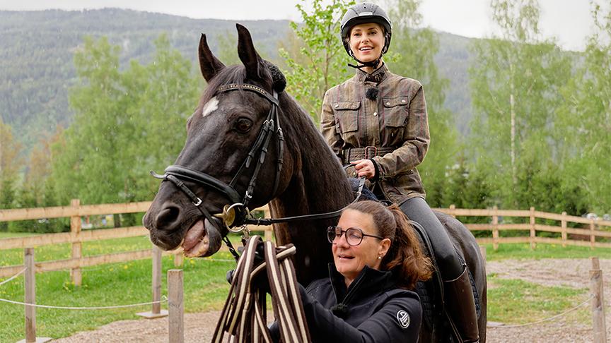 Silvia nimmt Reitstunden auf Gut Weissenhof