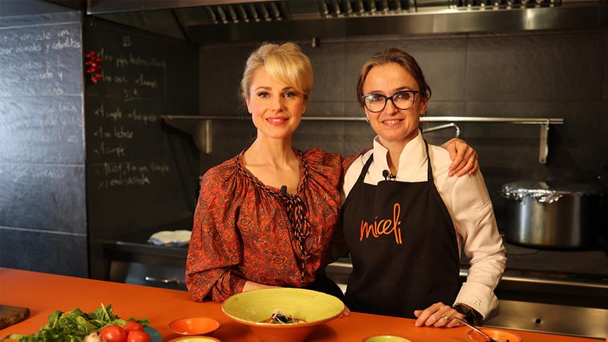 Silvia und Marga im Restaurant Miceli